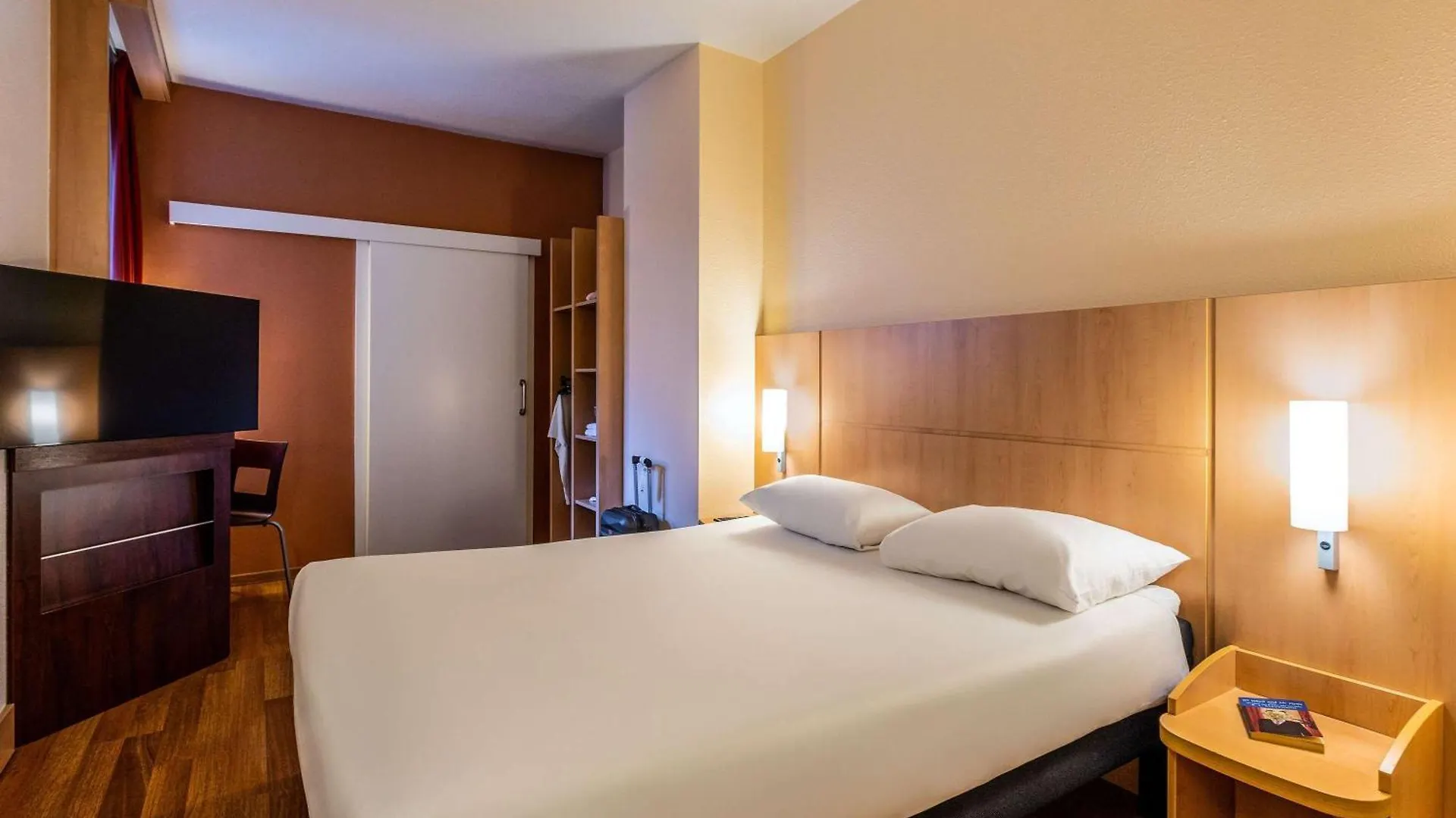 Отель Ibis Bilbao Centro